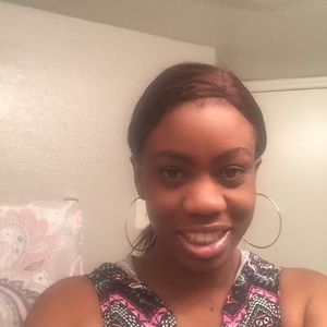 Meet your Posher, Francisca